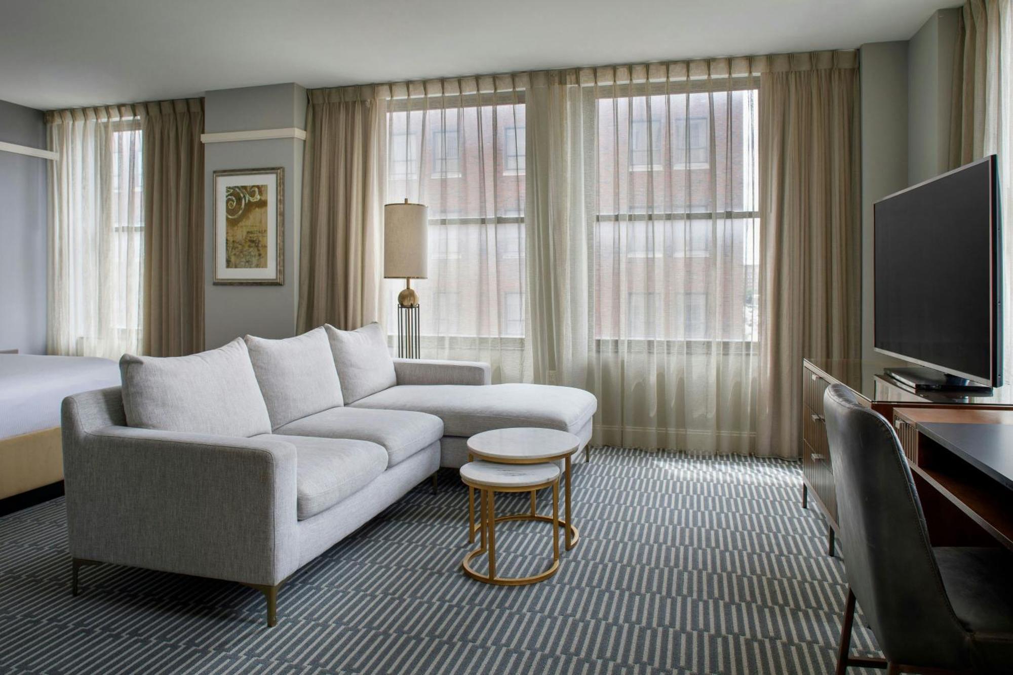 Large King Room City View
