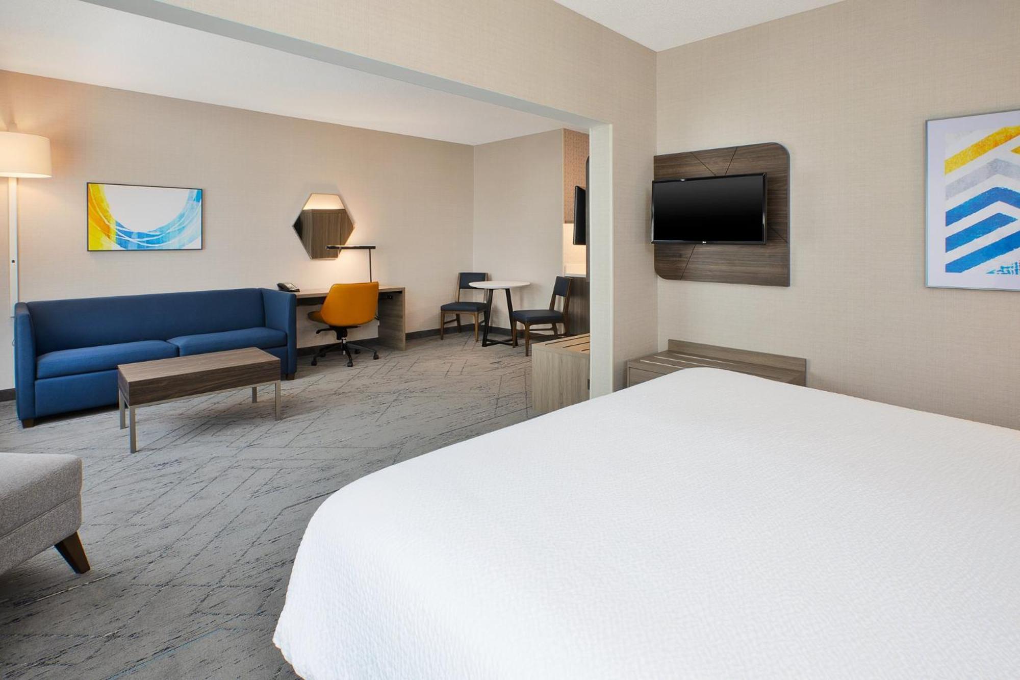 Corner King Suite