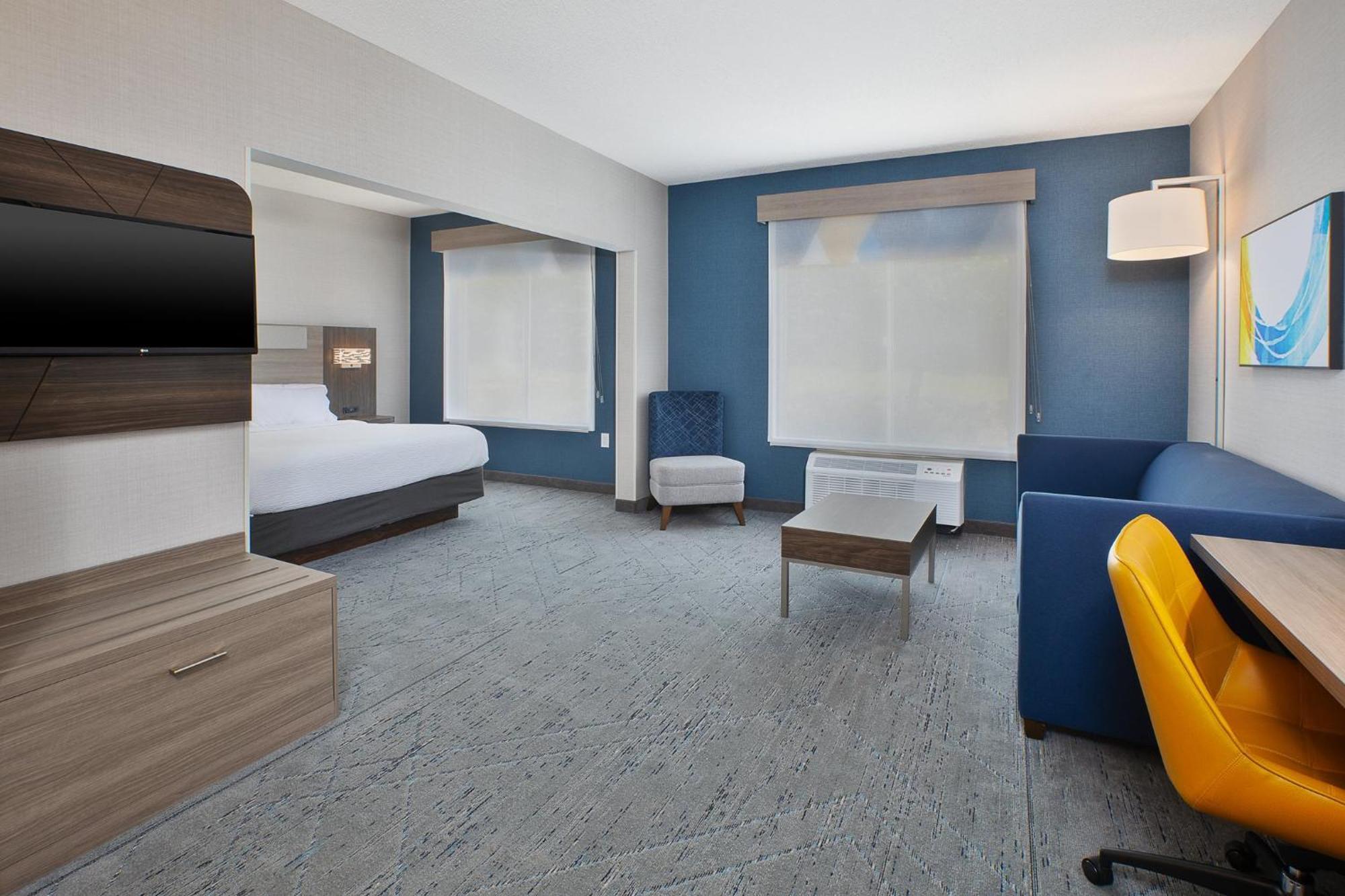 Corner King Suite