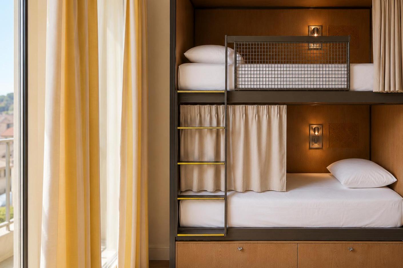 Classic Family Room One King Bed Bunk Bed