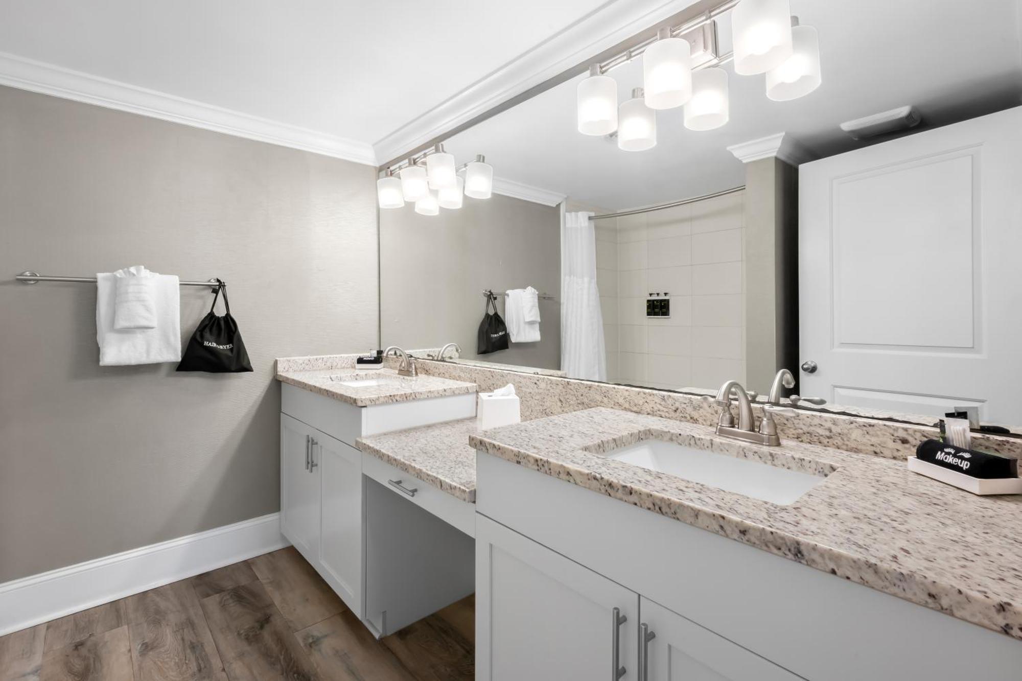 1 Bedroom 2 Queen Bed Suite City View