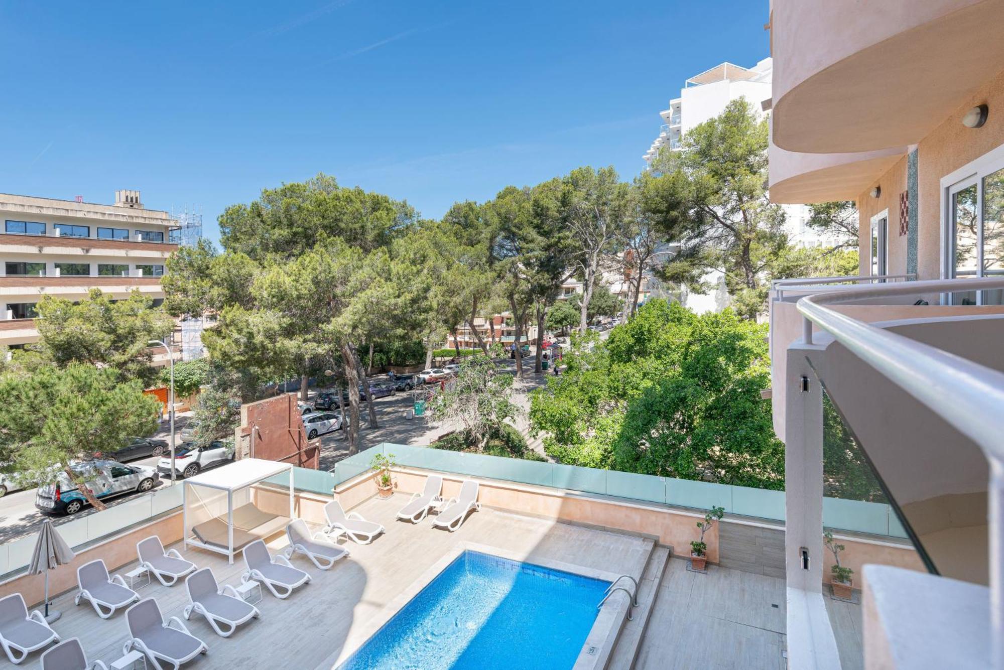 Twin Room Balcony Pool view