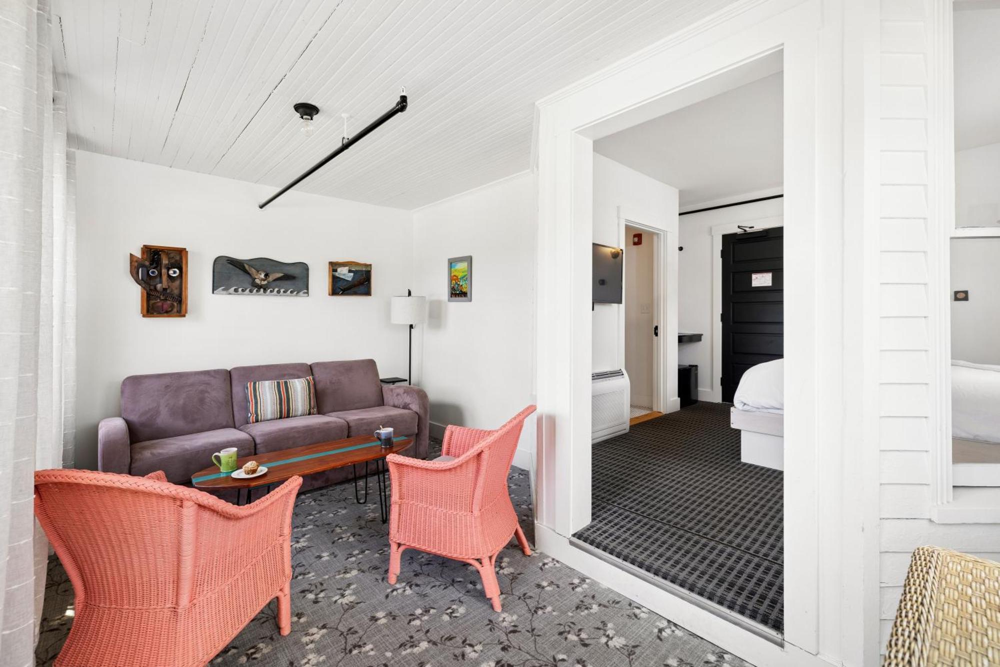 Deluxe Queen Room