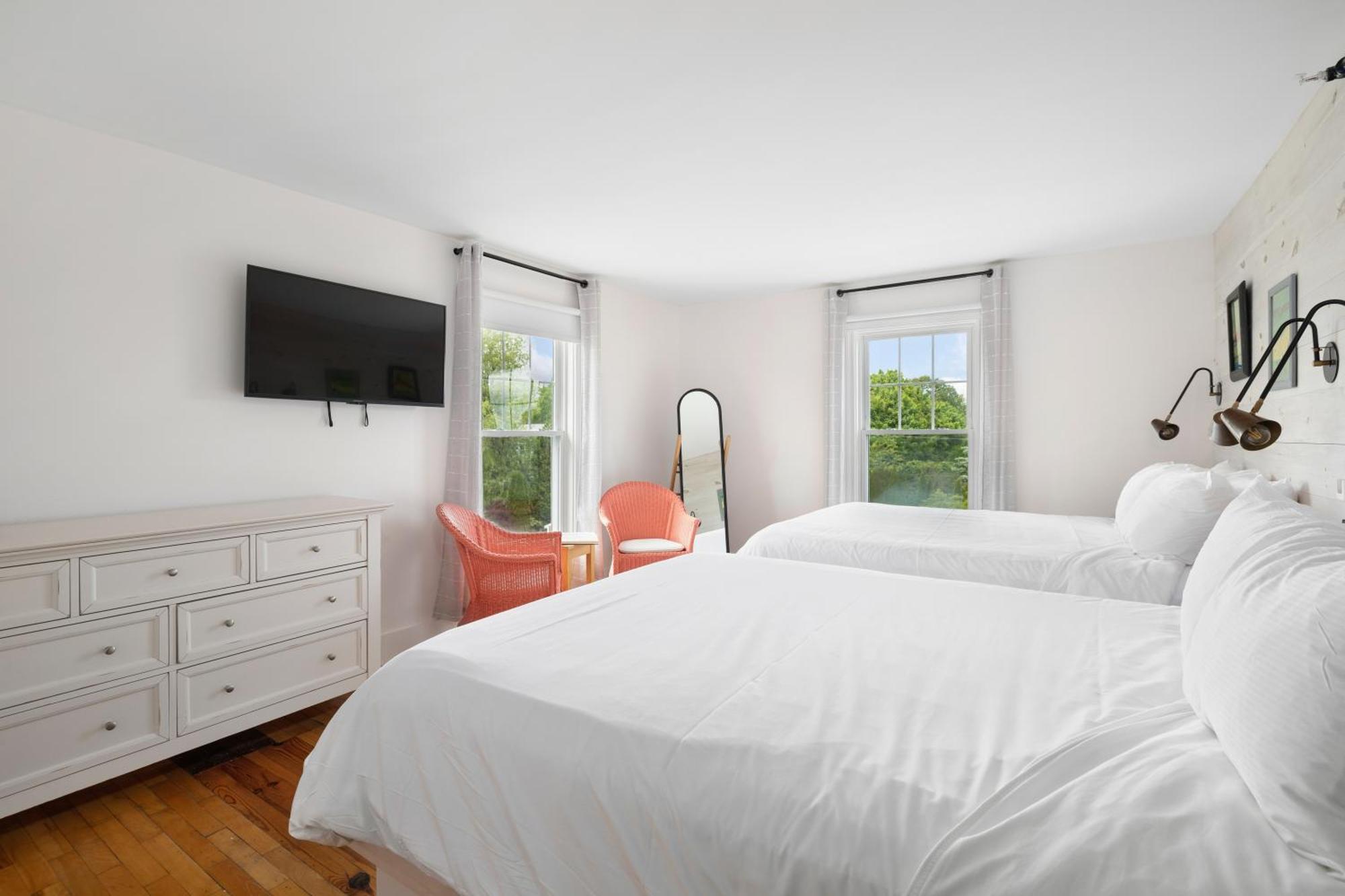 Deluxe Queen Room Two Queen Beds