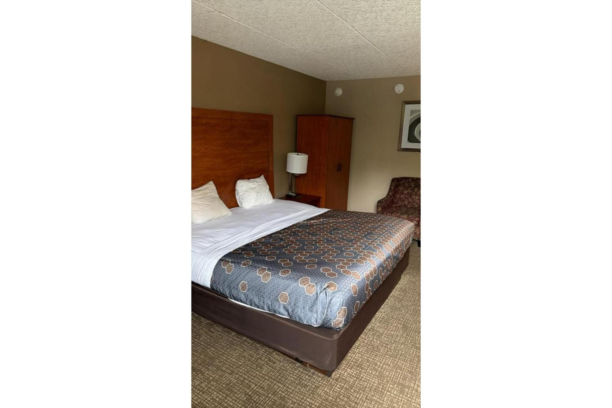 King Bed Non-Smoking