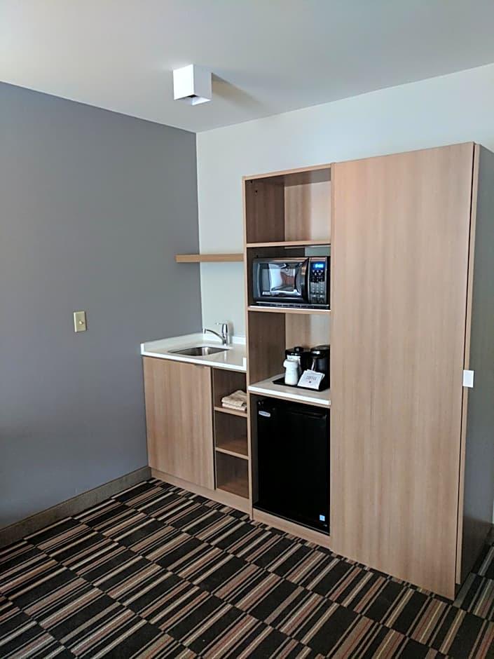 Queen Studio Suite Non-Smoking