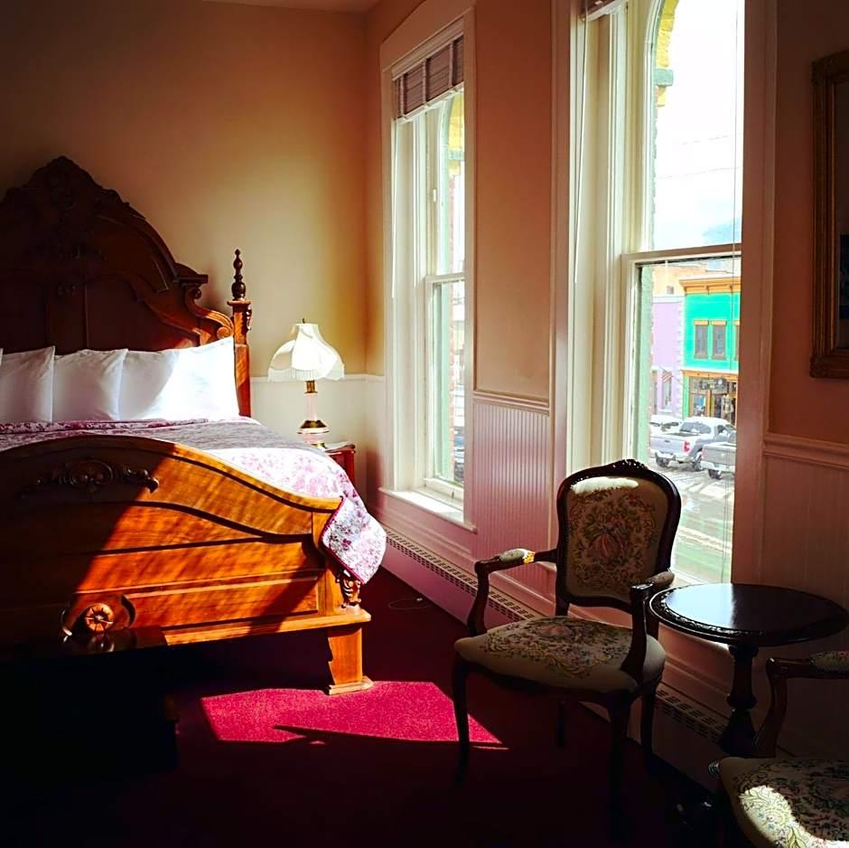 Superior King Suite