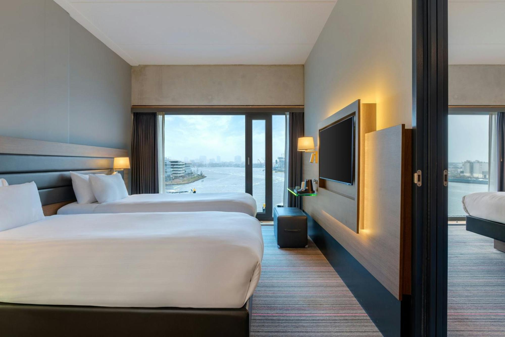 Twin Room Moxy Sleeper Twin