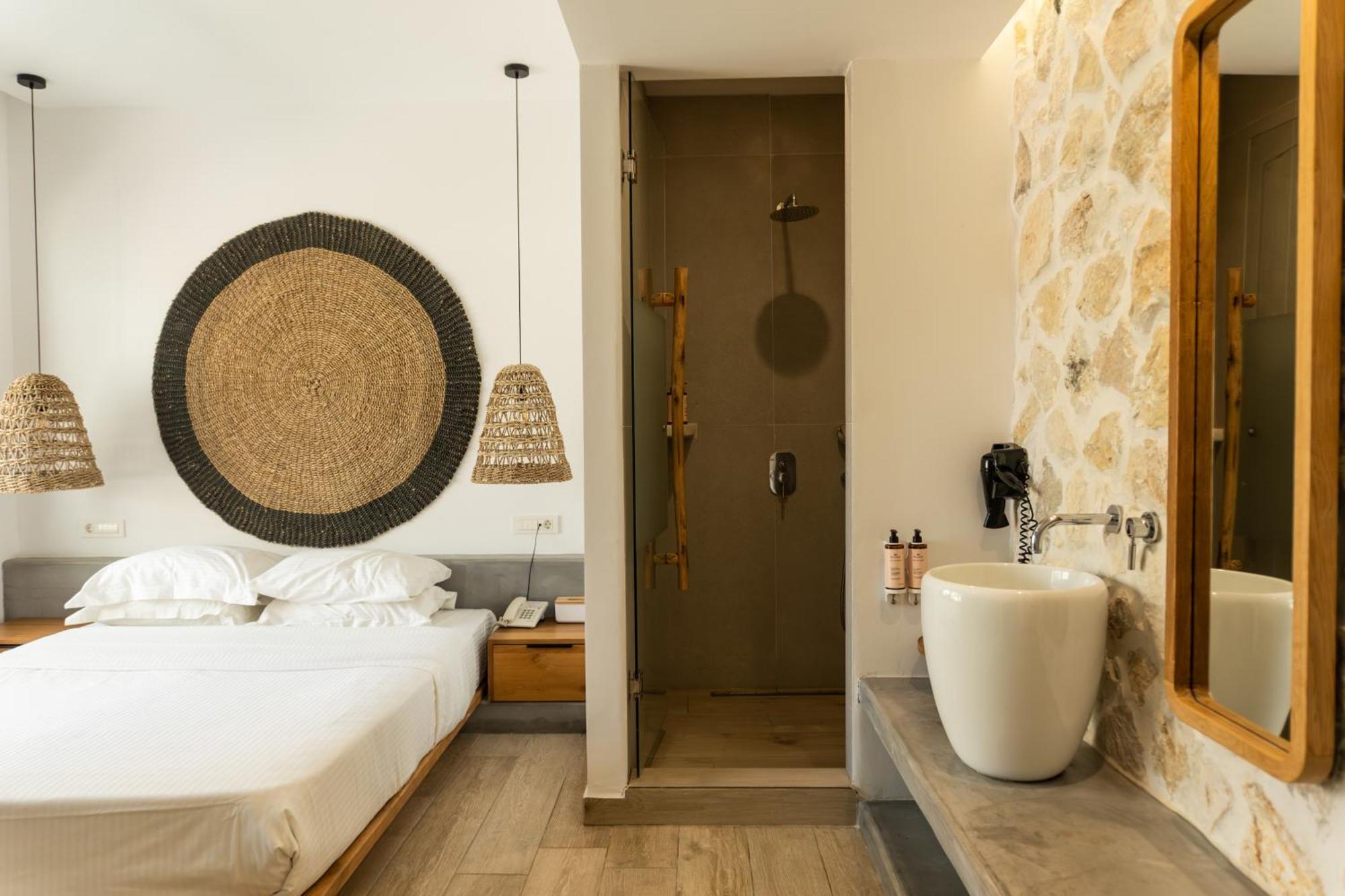 Superior Double Room Outdoor Jacuzzi