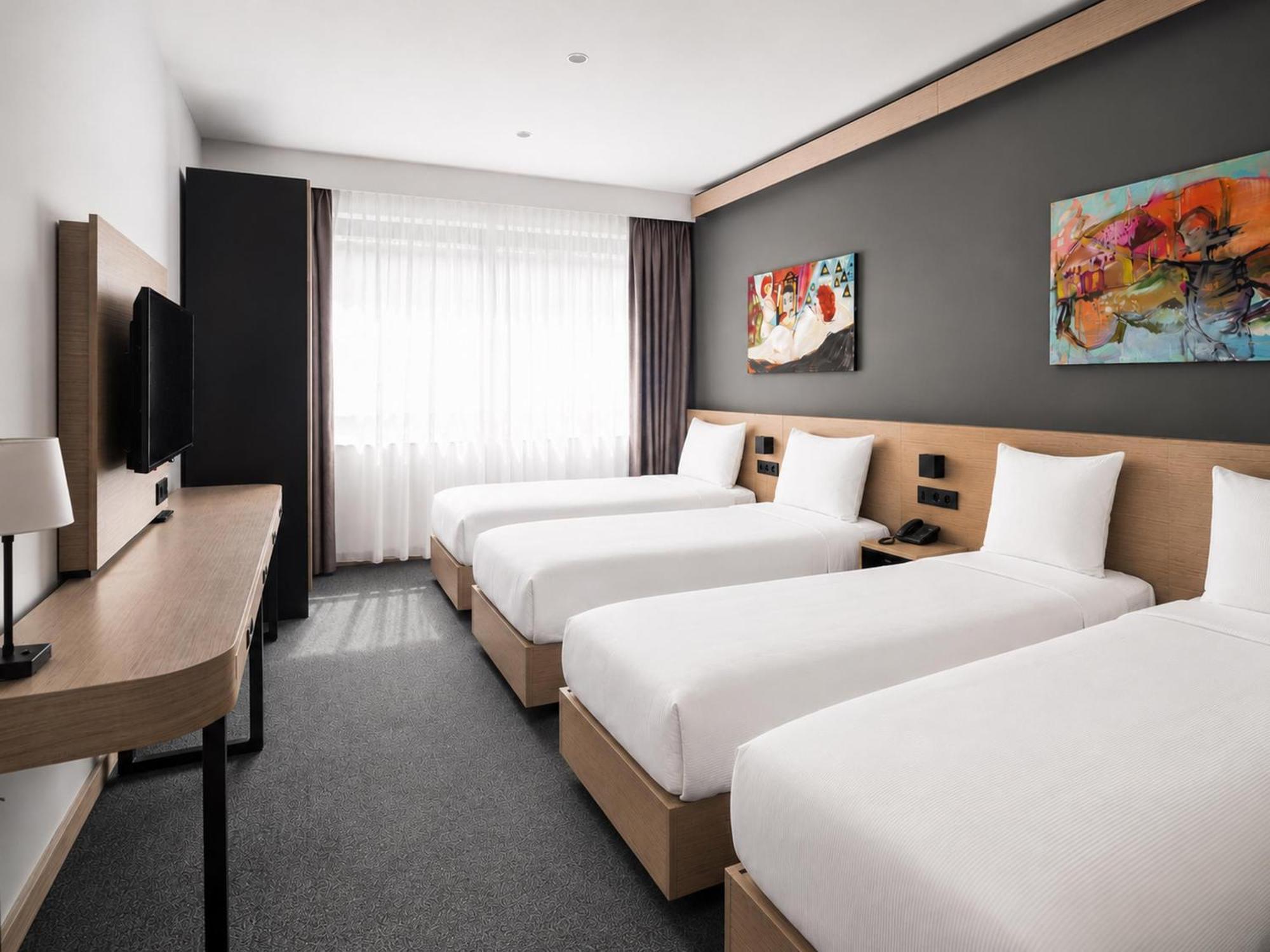 Suite Four Single Beds Non-Smoking