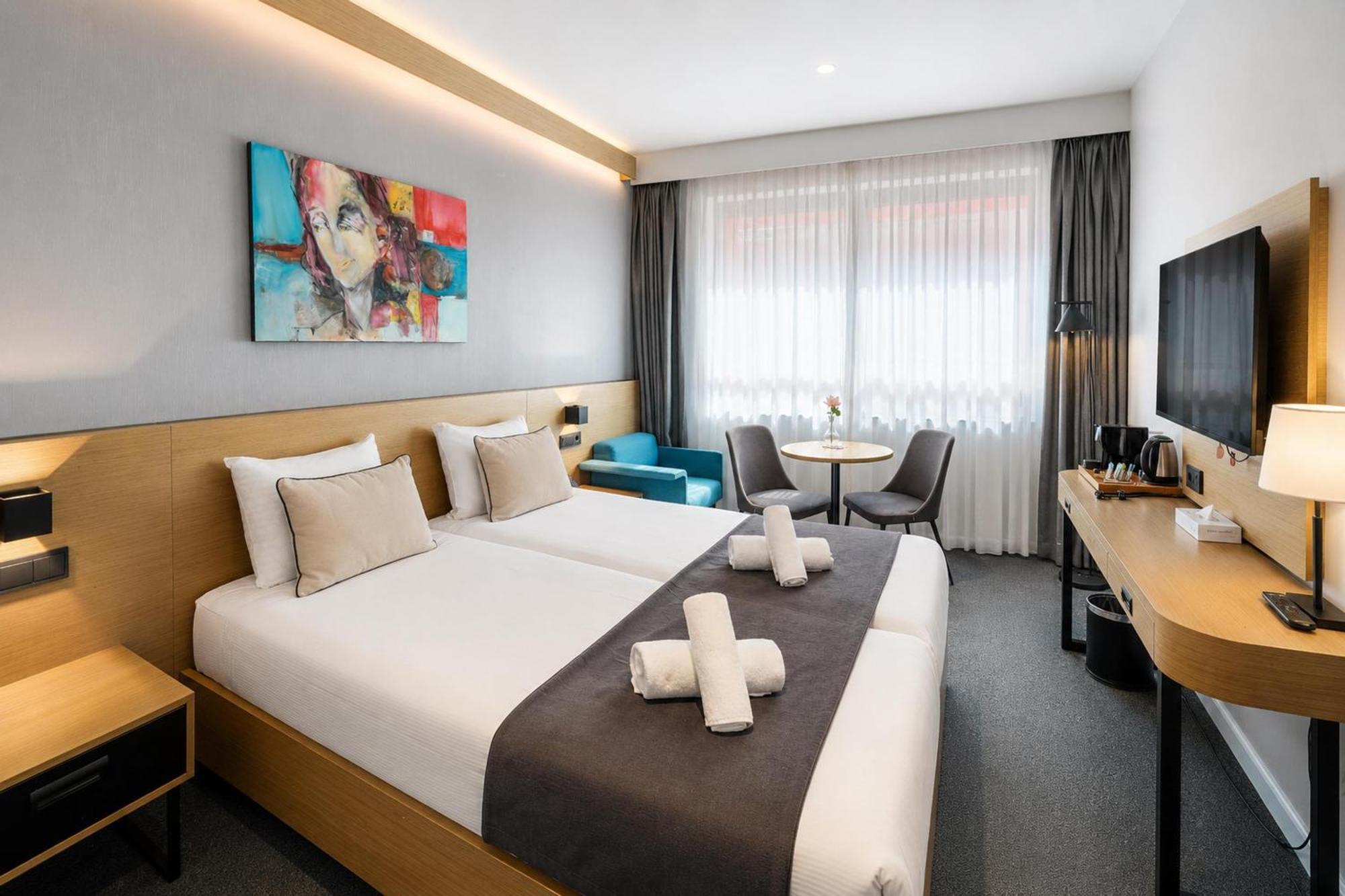 Comfort Twin Room Kitchenette