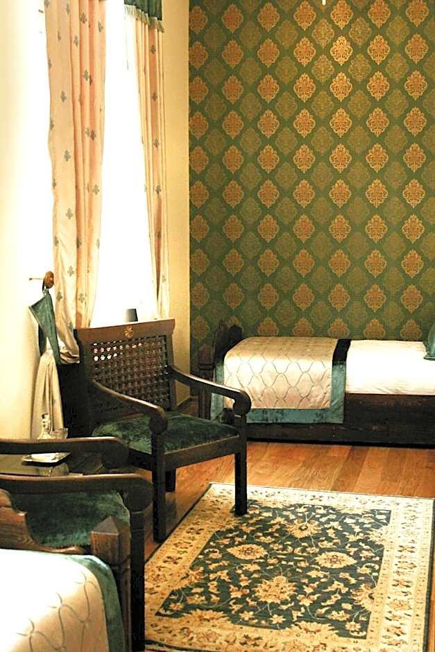 Basic Twin Room