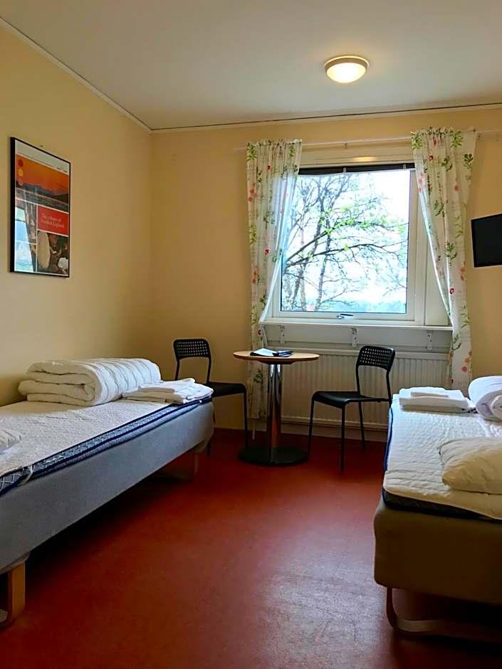 Economy Twin Room Shared Shower