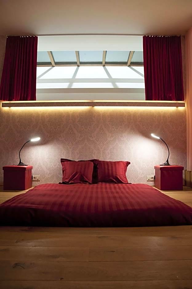 Honeymoon Suite