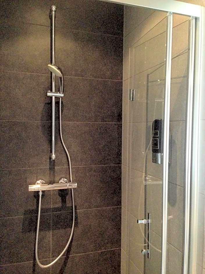 Twin Room Private Bathroom