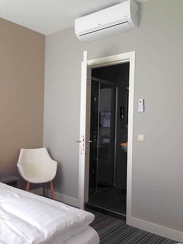 Double Room Private Bathroom