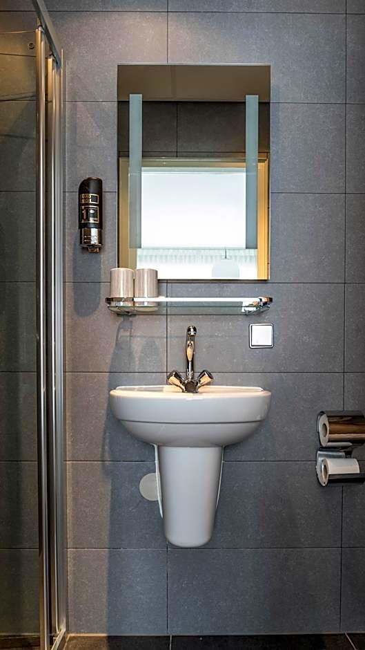 Double Room Private Bathroom