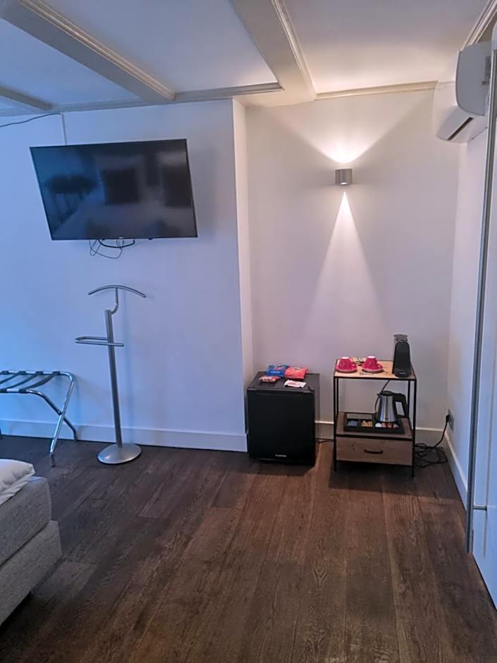 Standard Double Room External Toilet