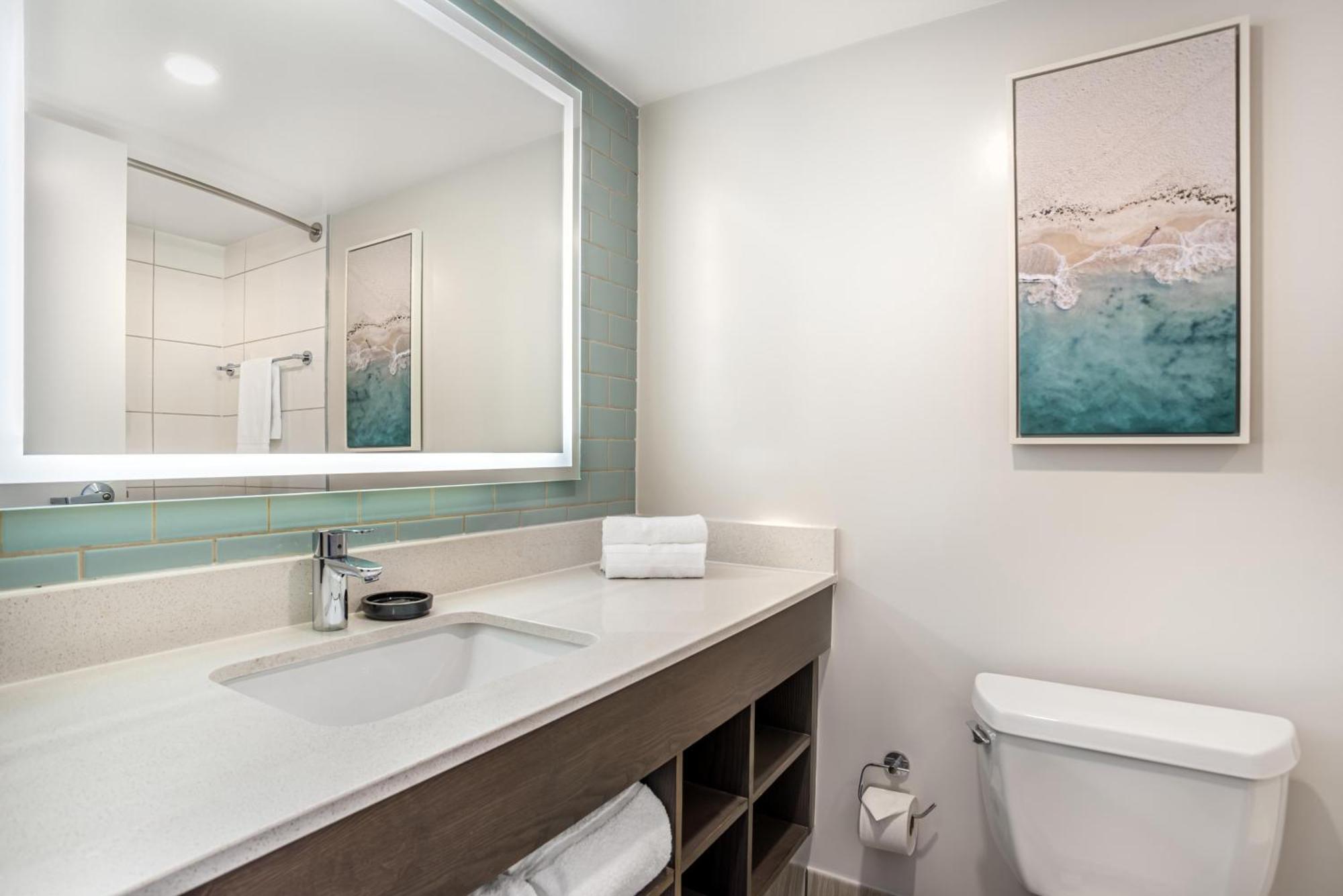 Studio Two Queen Beds Resort View