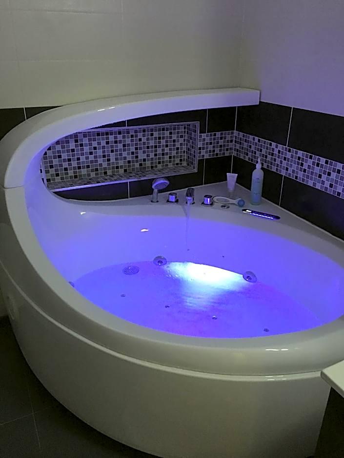 Family Suite Spa Bath