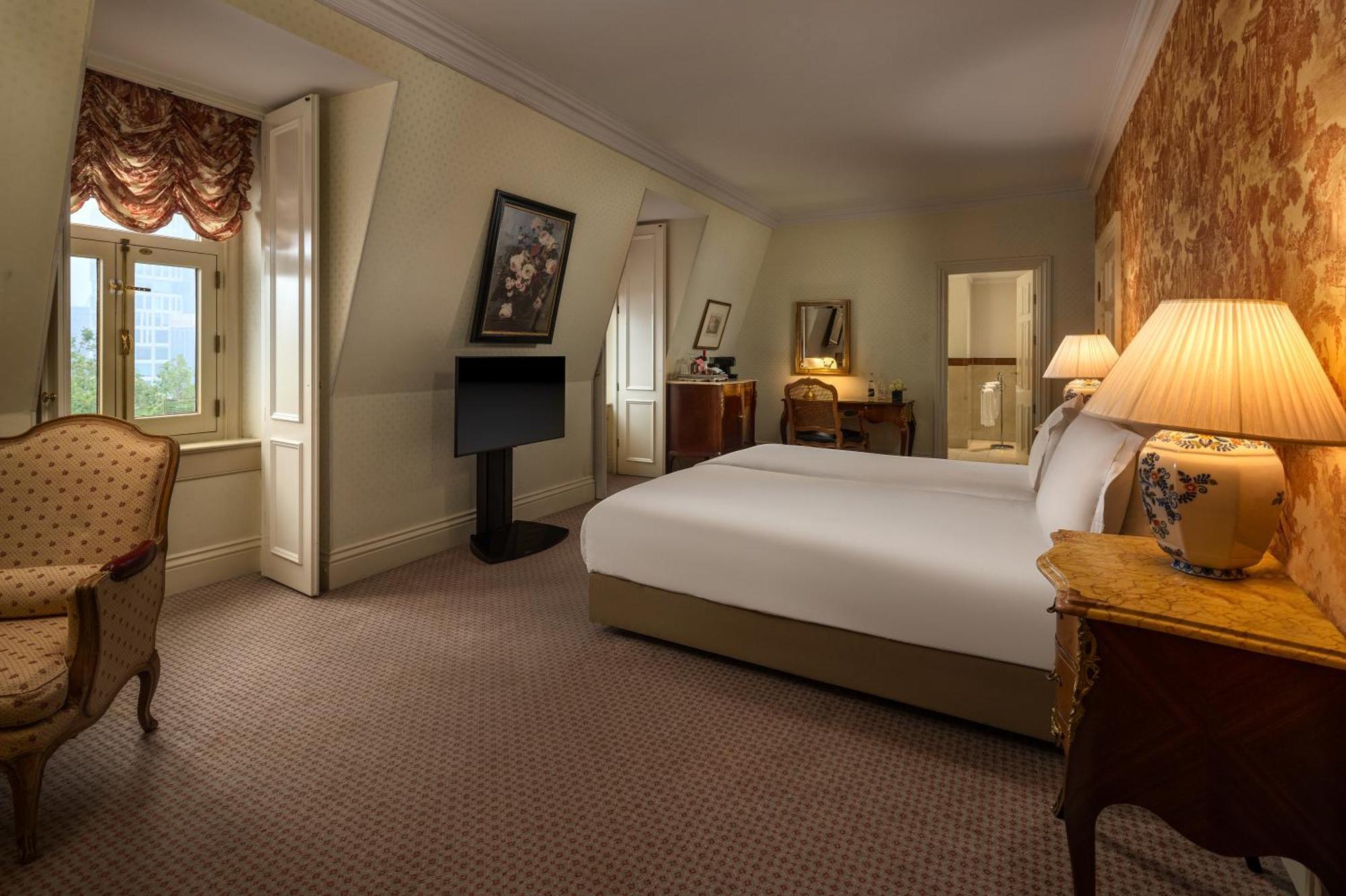 Premium Twin Room City View