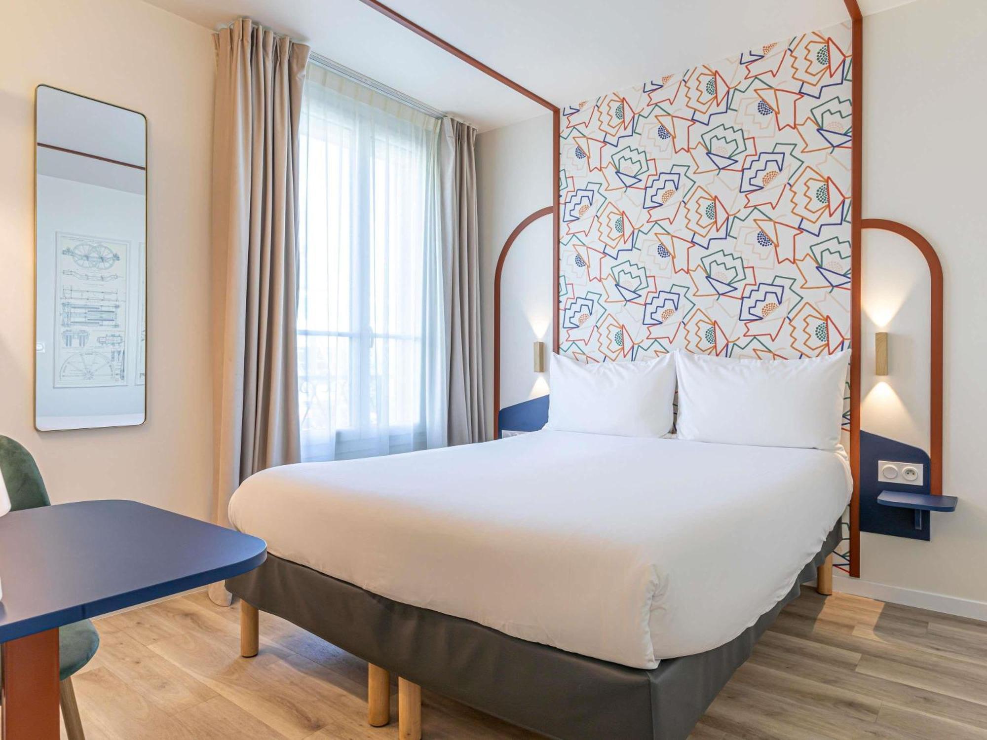 Standard Queen Room