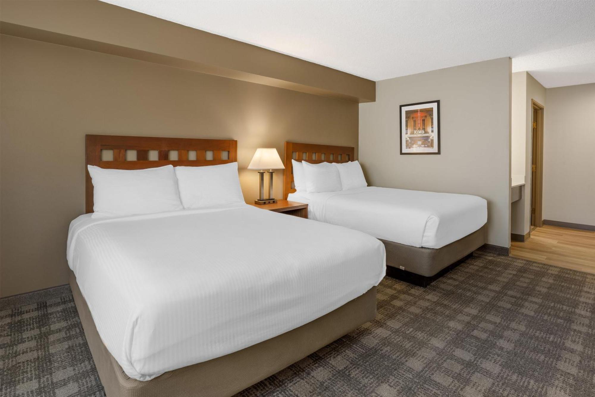 Queen Room Two Queen Beds Roll Shower Disability Access