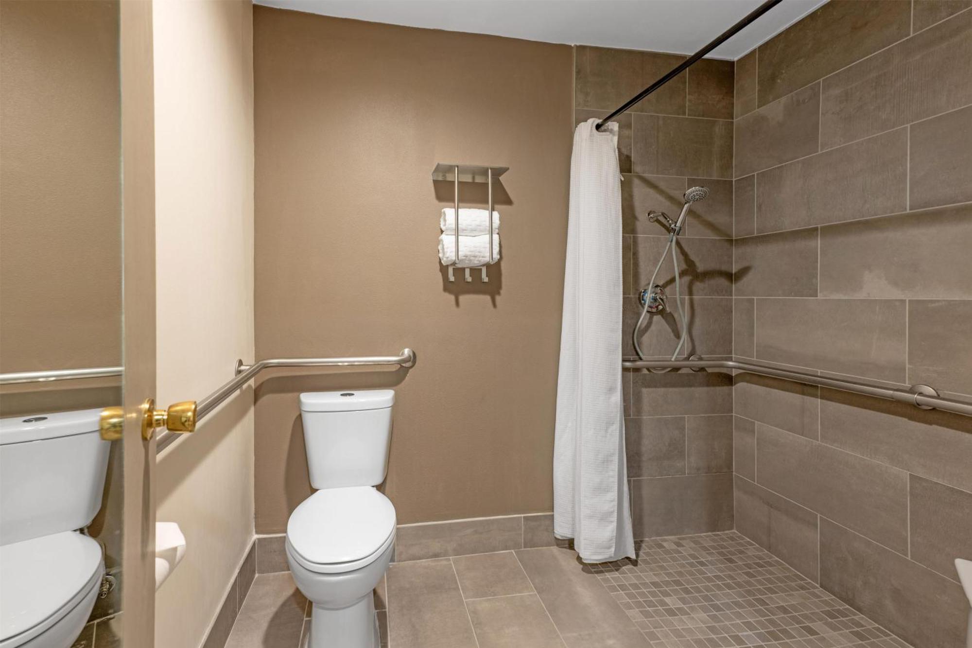 Queen Room Two Queen Beds Roll Shower Disability Access