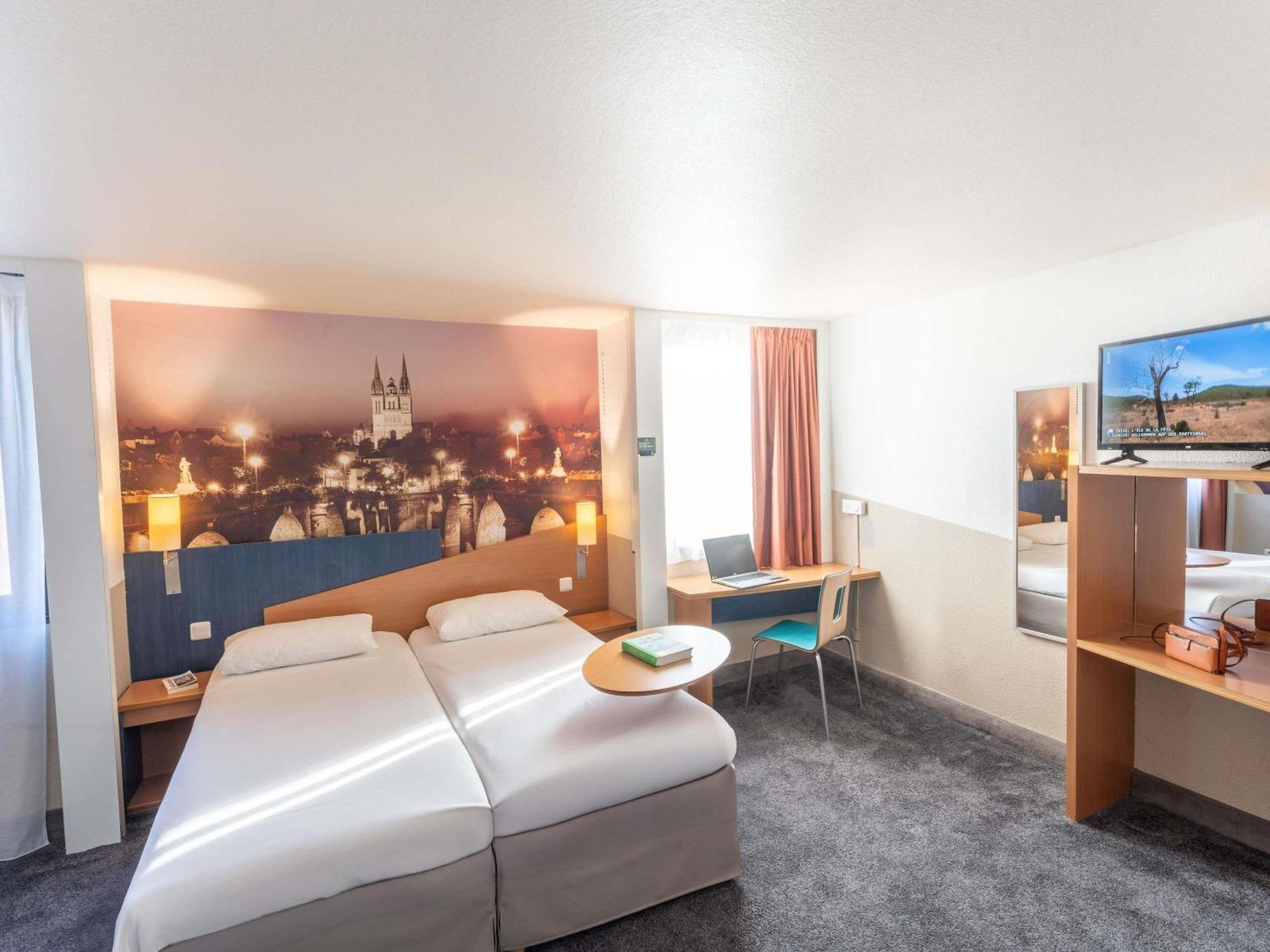 Standard Room Three Single Beds