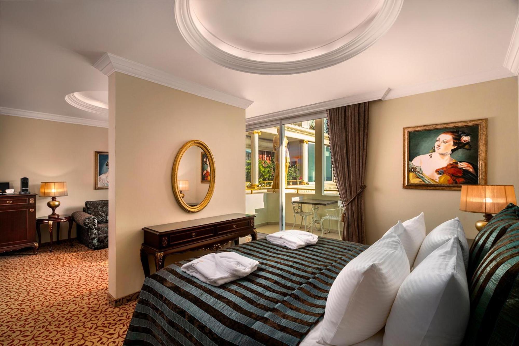 Luxe Suite