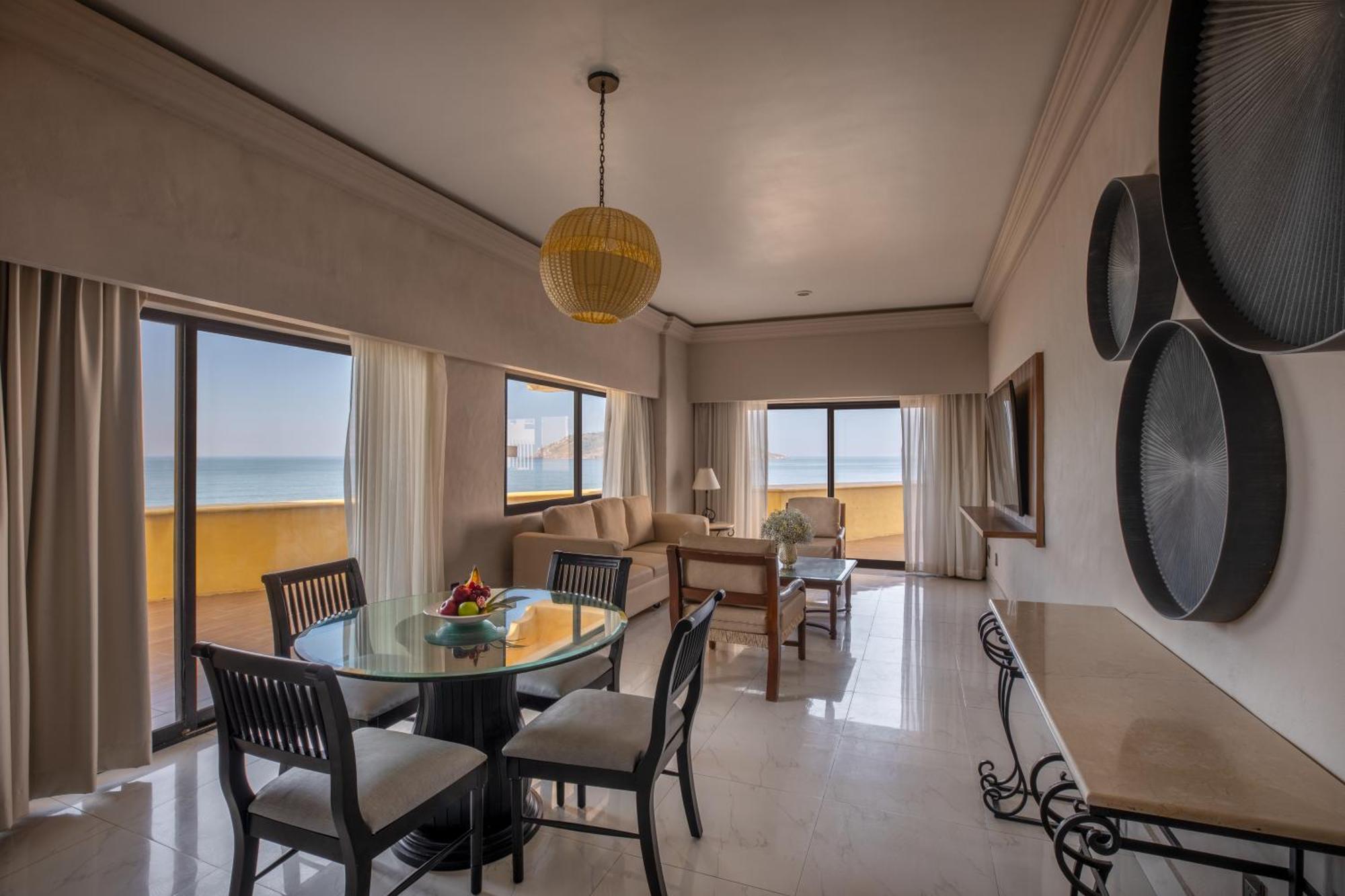 One Bedroom Family Suite Livingroom