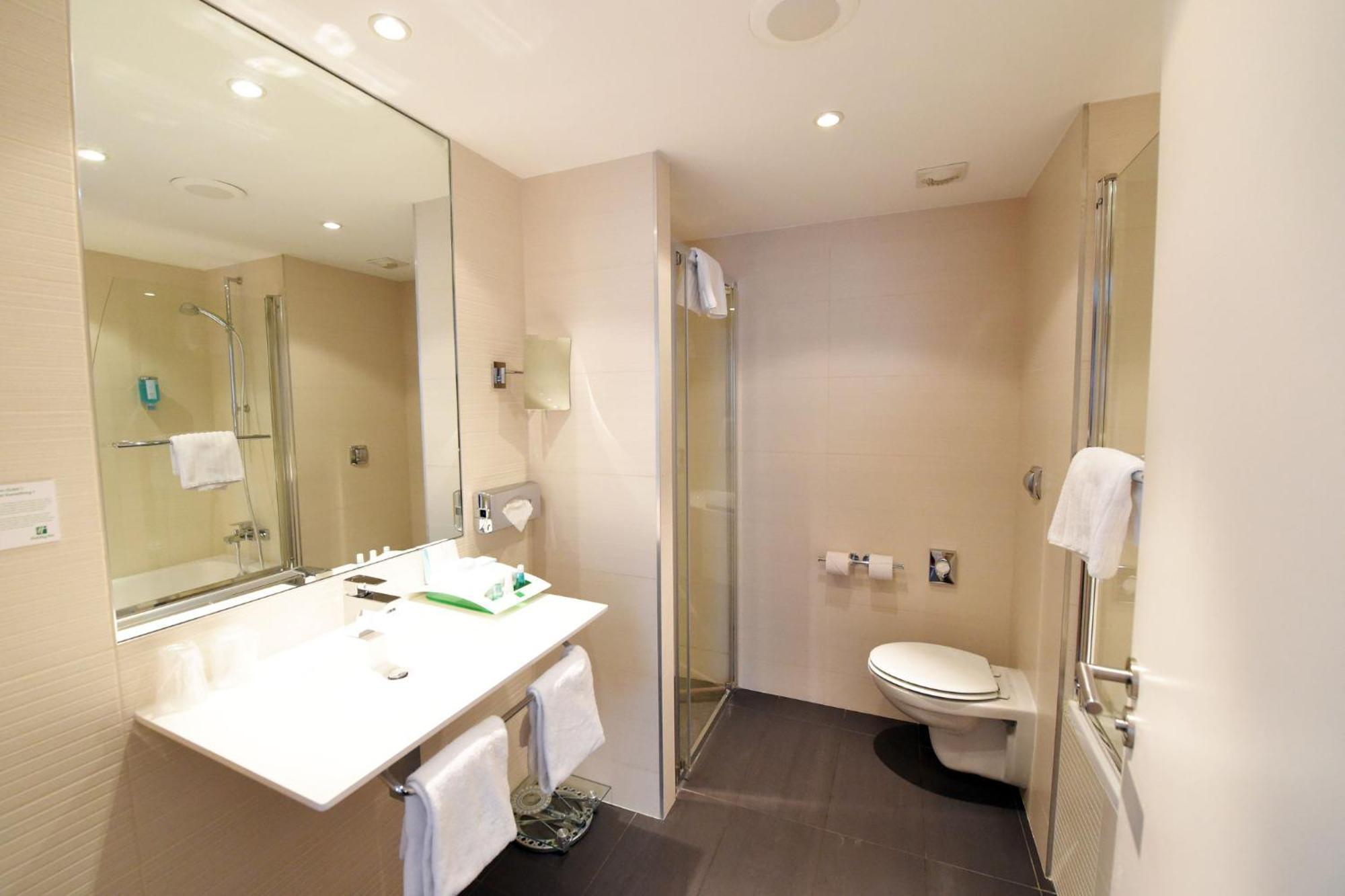 Premium Queen Room