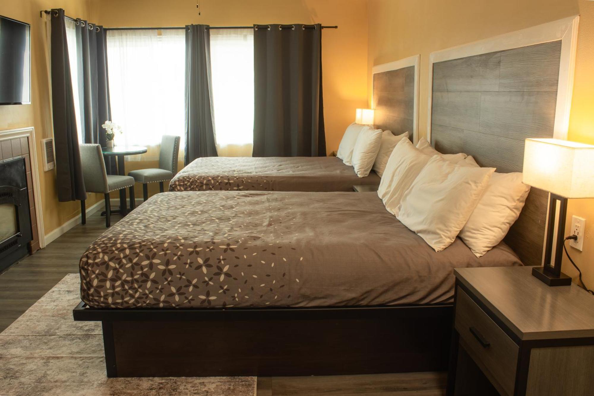 Queen Room Two Queen Beds