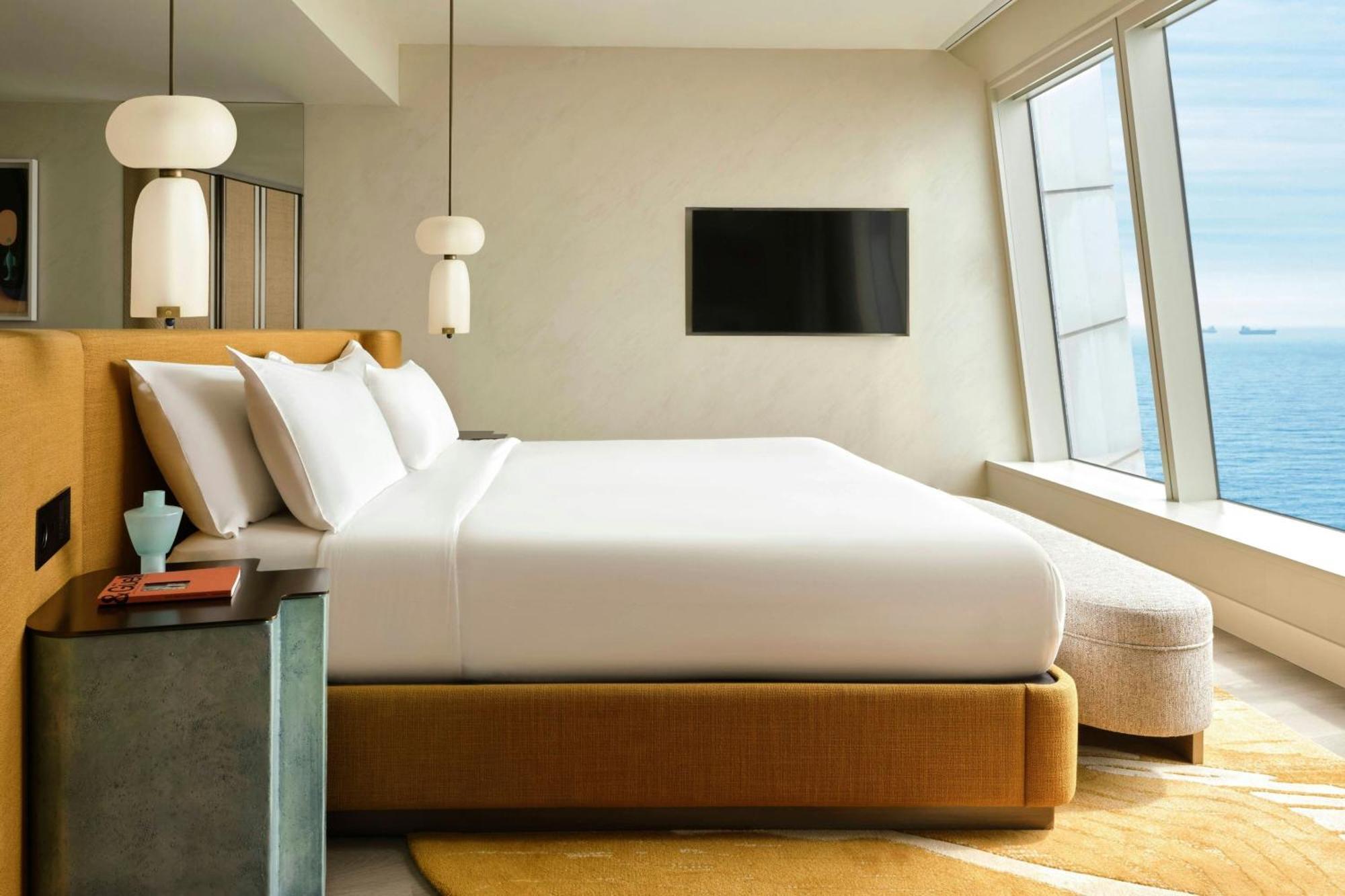 One-Bedroom Corner King Suite Seafront View