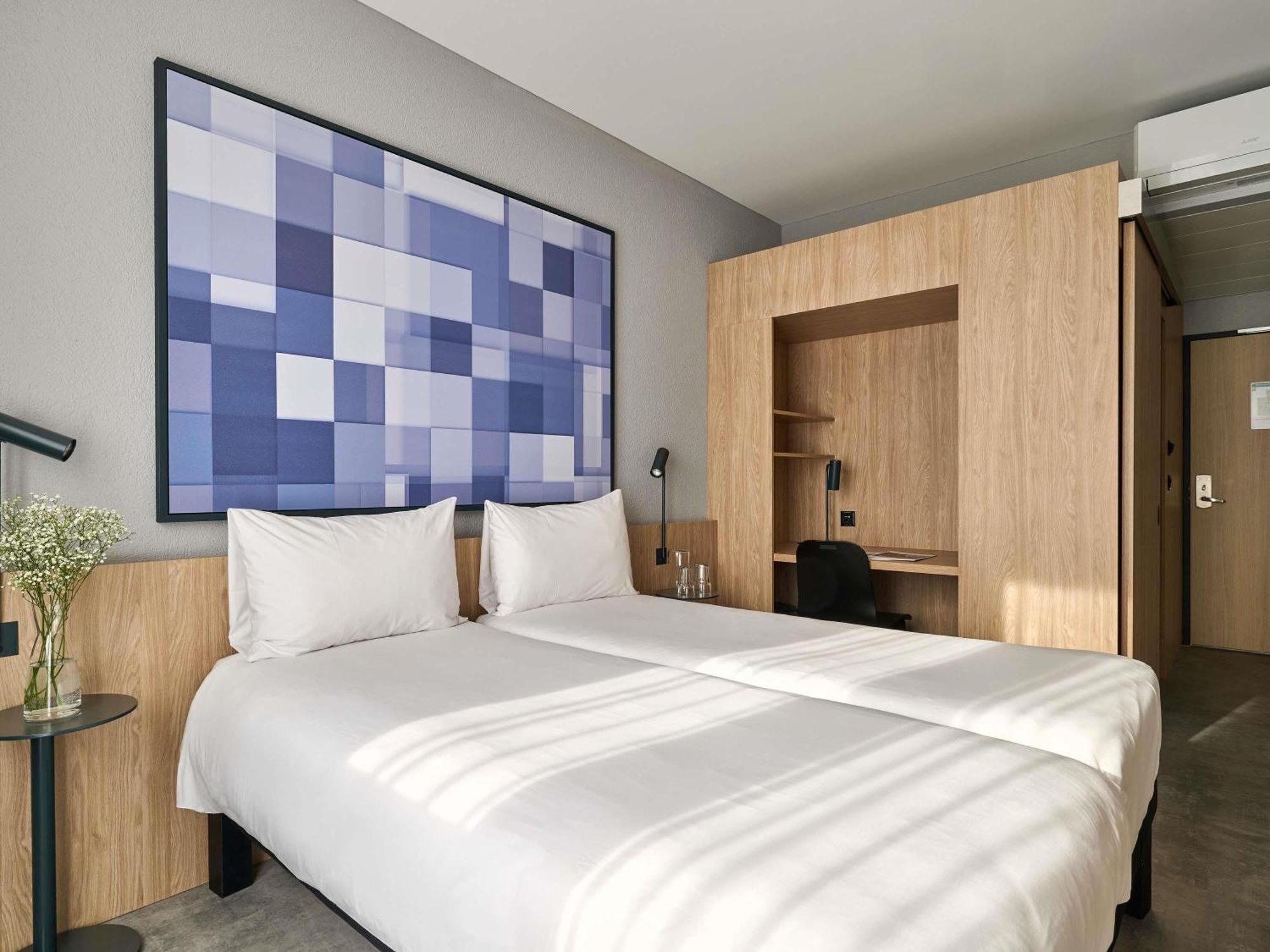 Standard Room Two Single Beds Balcony
