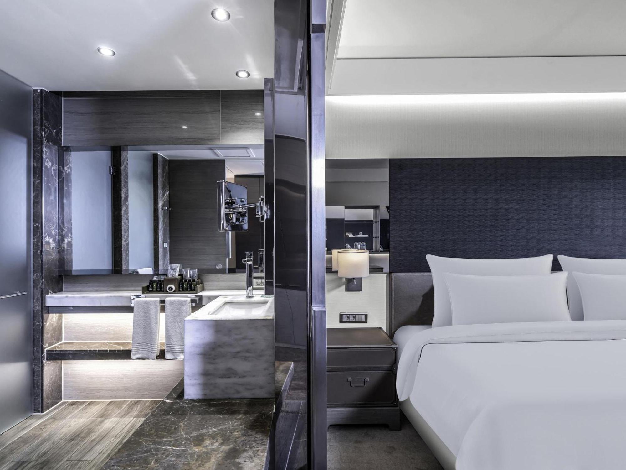 Deluxe Double Room Garden View