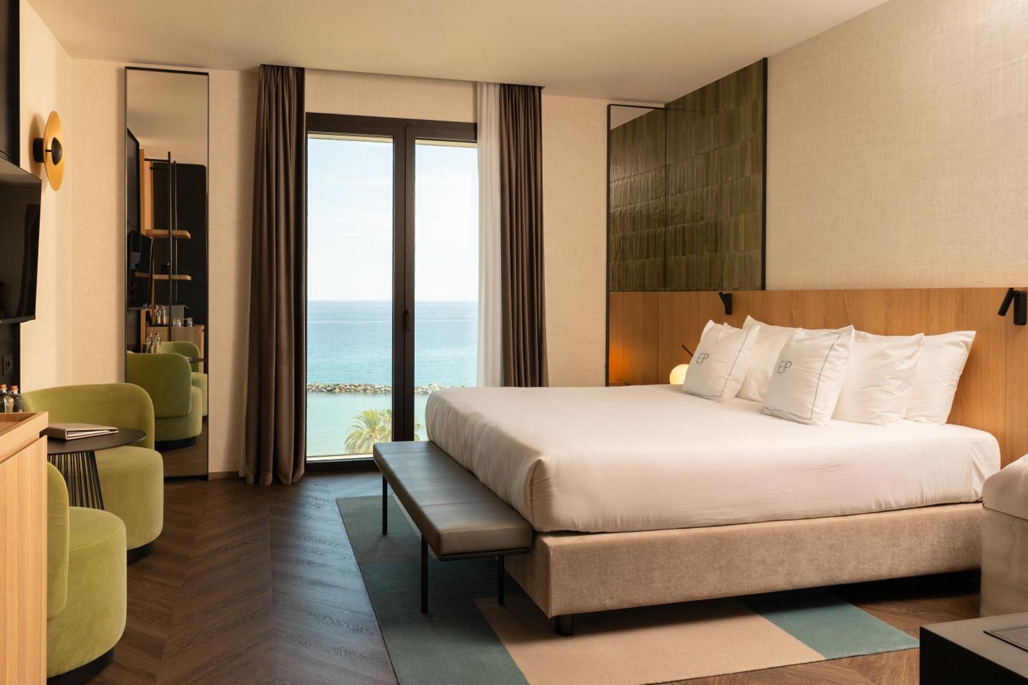 Double or Twin Room Sea View
