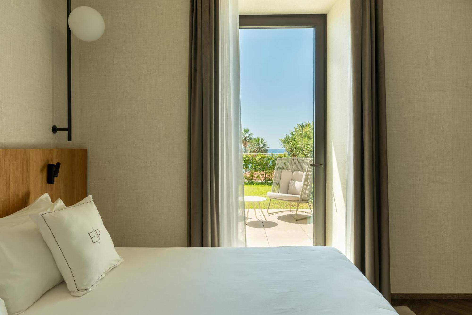 Deluxe Double or Twin Room Garden View