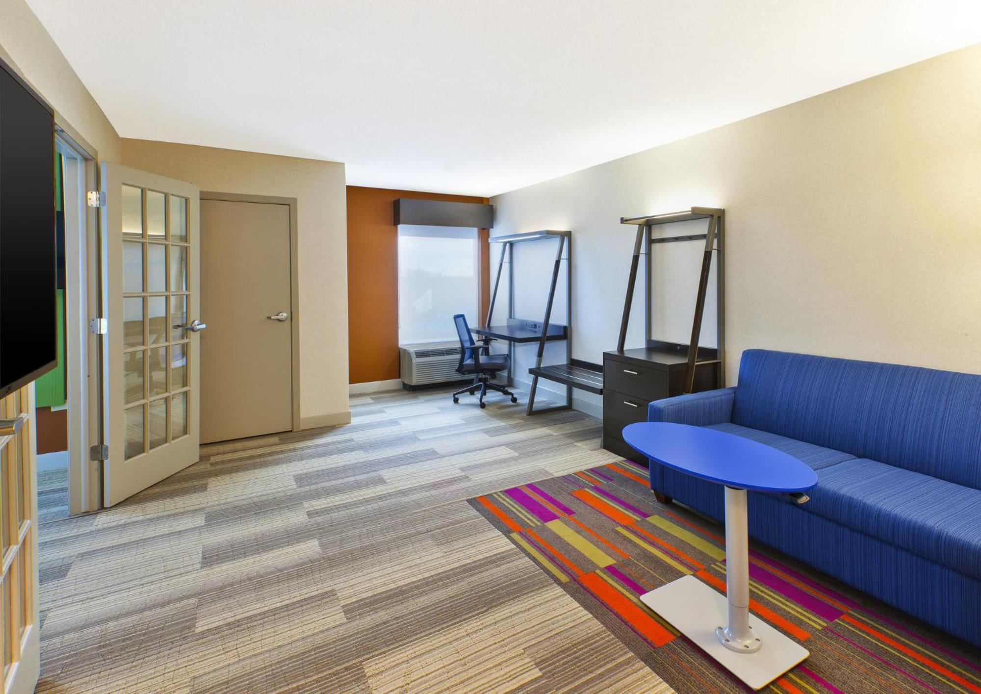 One-Bedroom King Suite