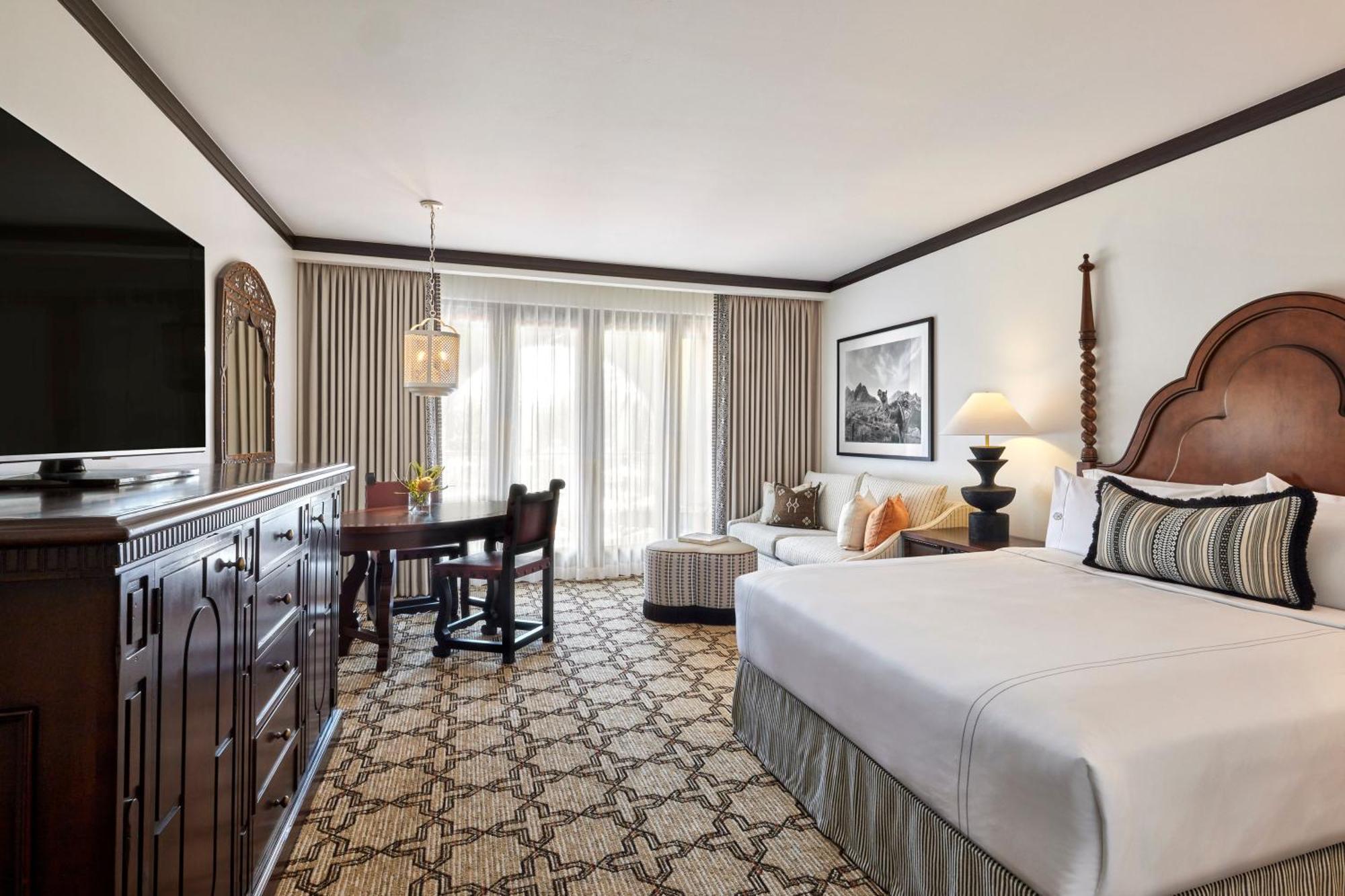 Poolside Room 1 King Bed