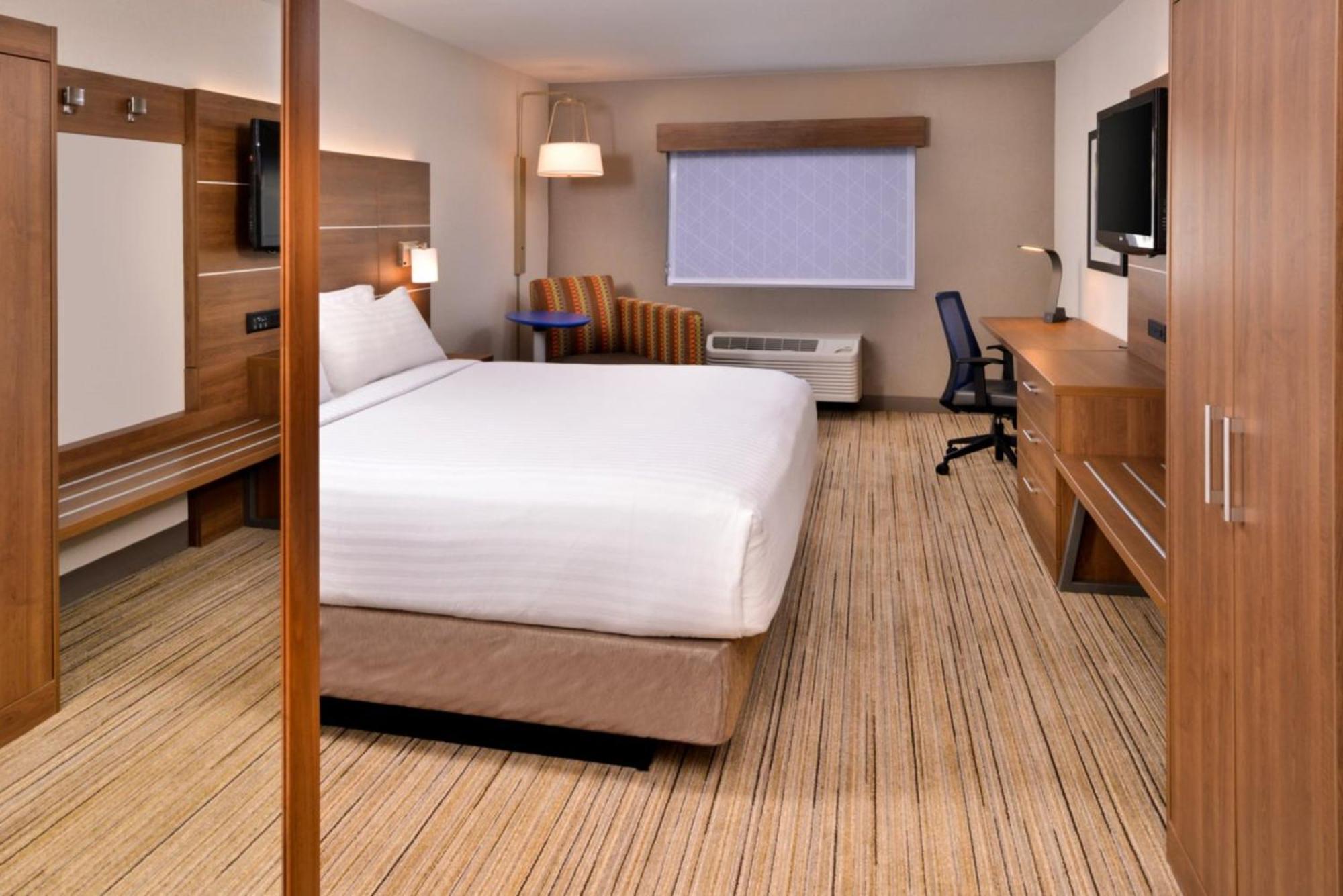 Standard King Room