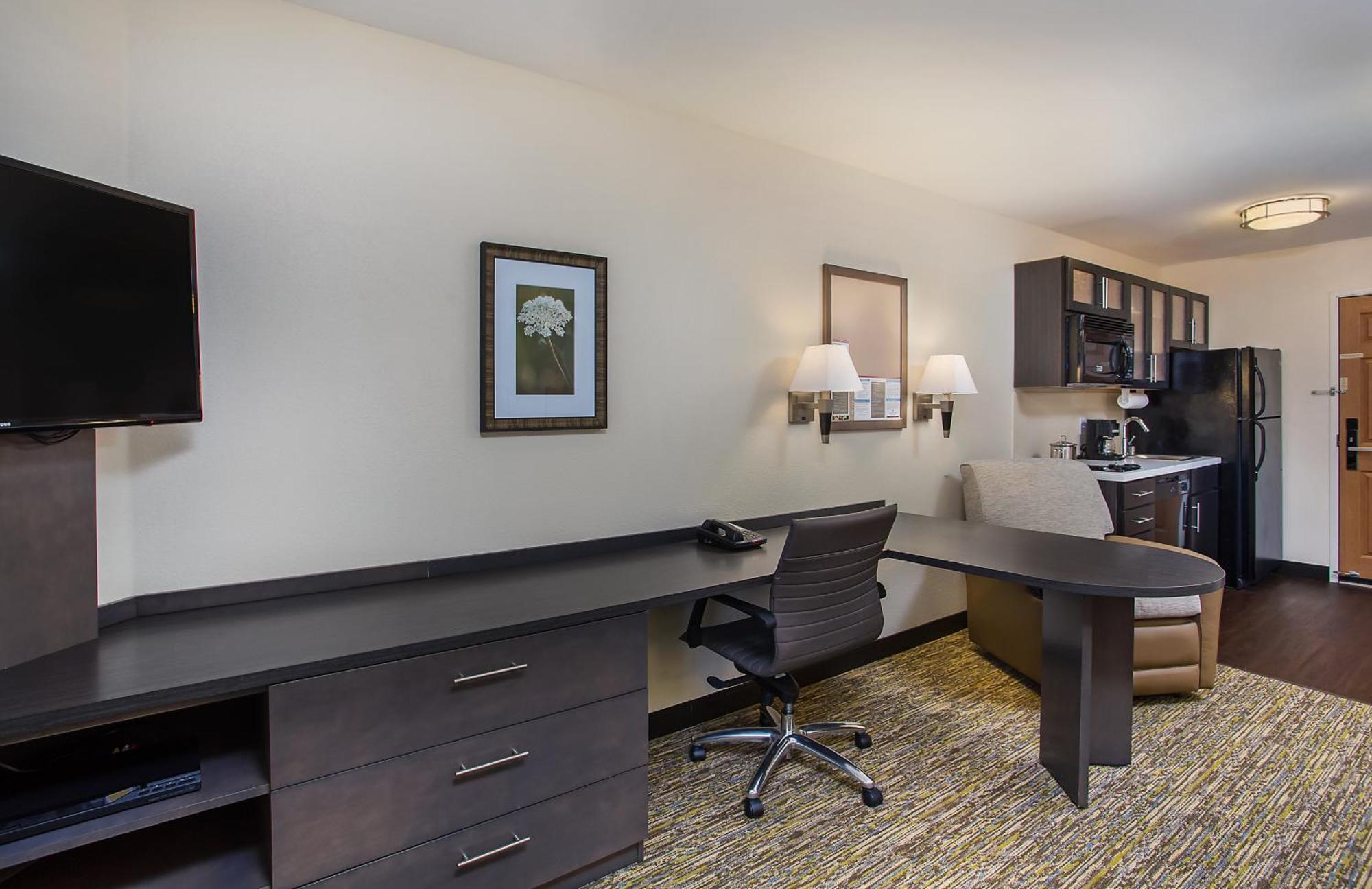 Queen Studio Suite