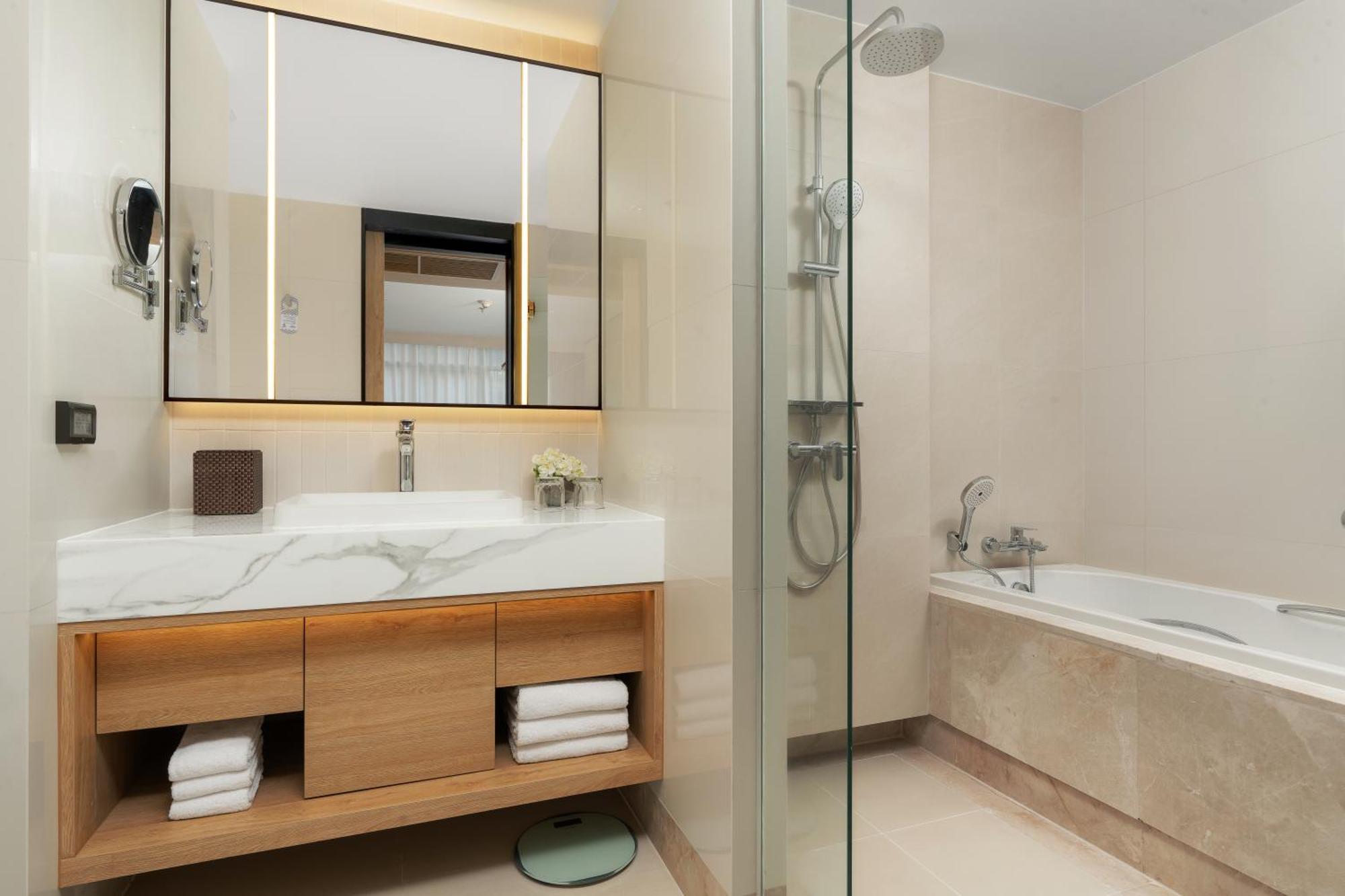 One-Bedroom King Suite City View
