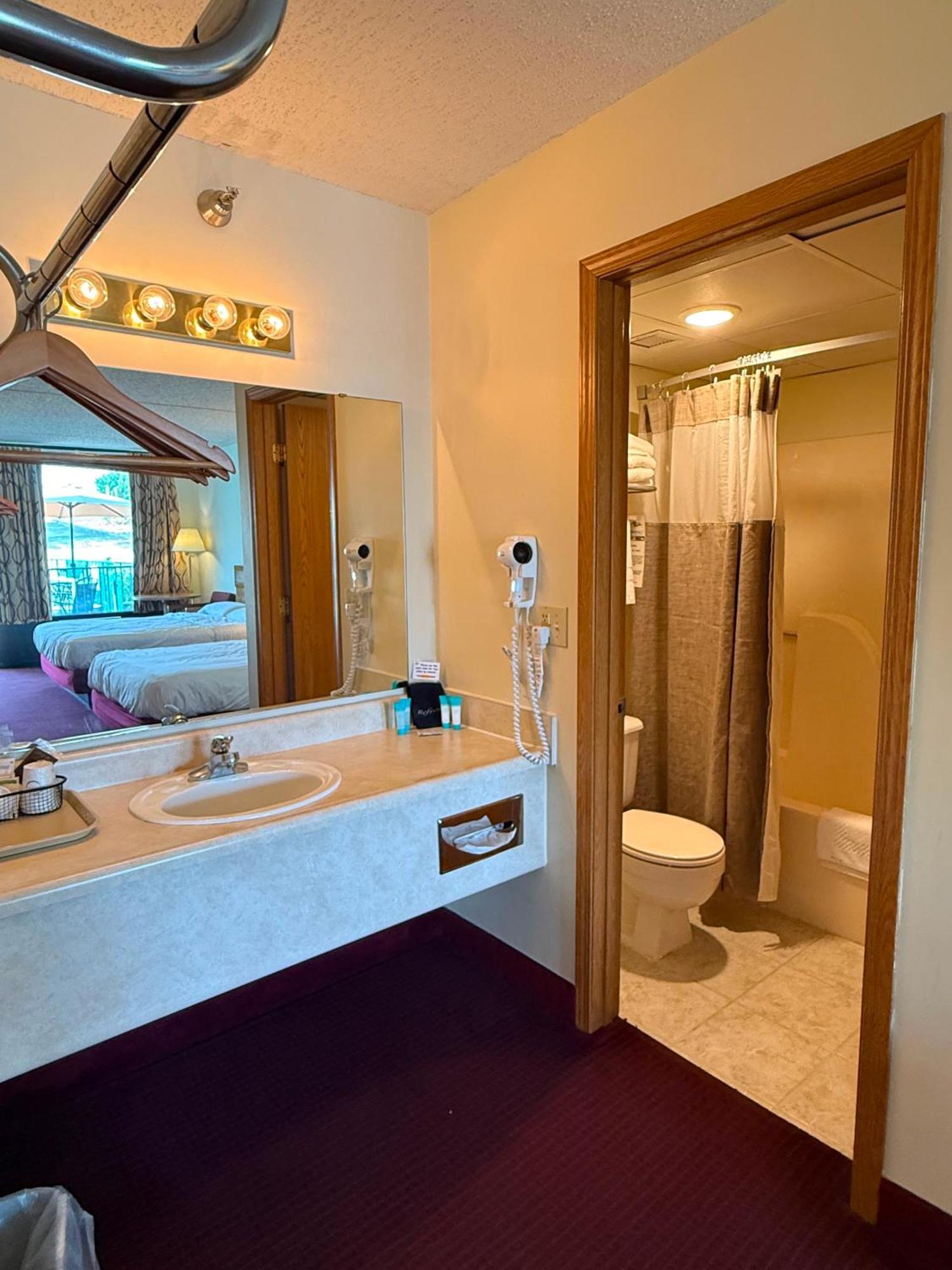 Queen Room Two Queen Beds Ground Floor
