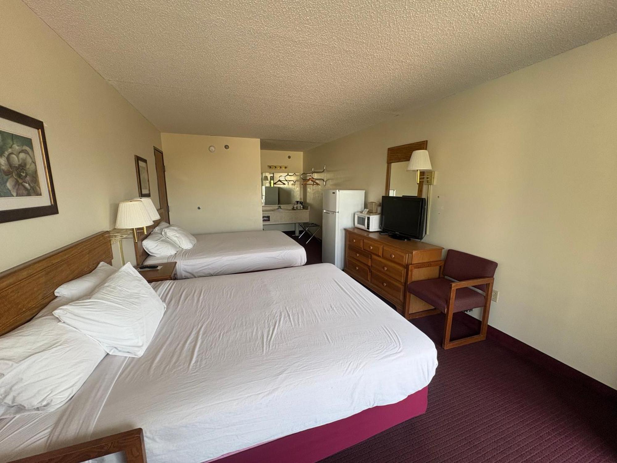 Queen Room Two Queen Beds Ground Floor