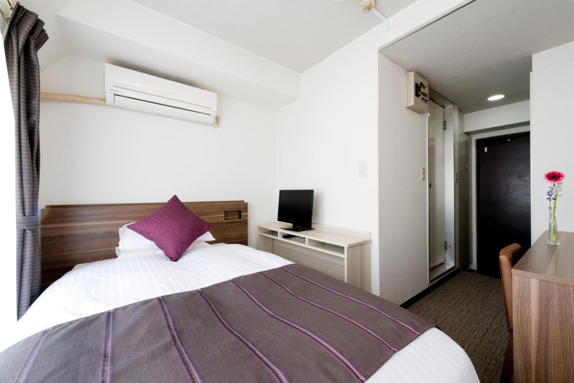 Economy Single Room Smoking House Keeping is Optional Additional Cost