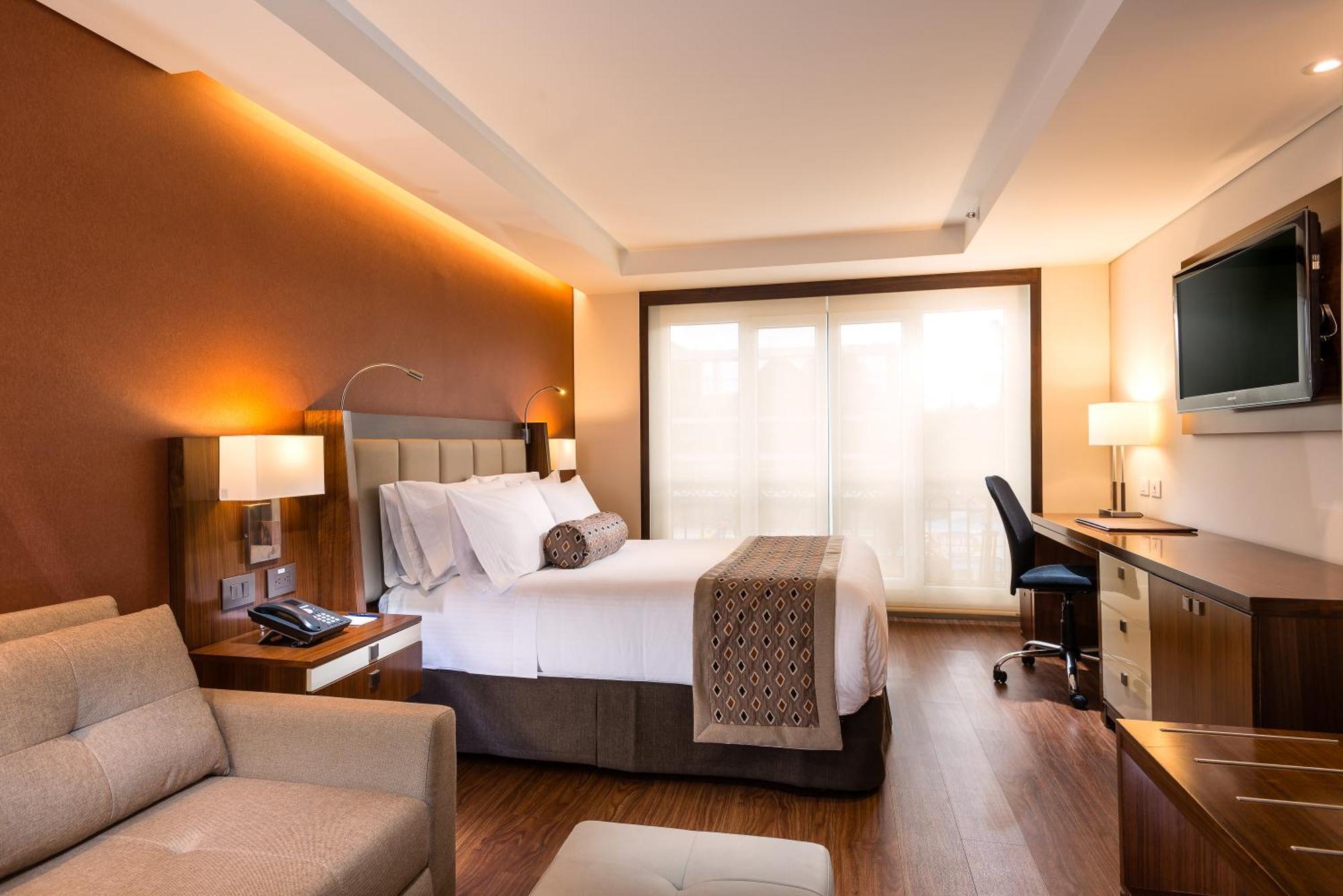 Standard Queen Room