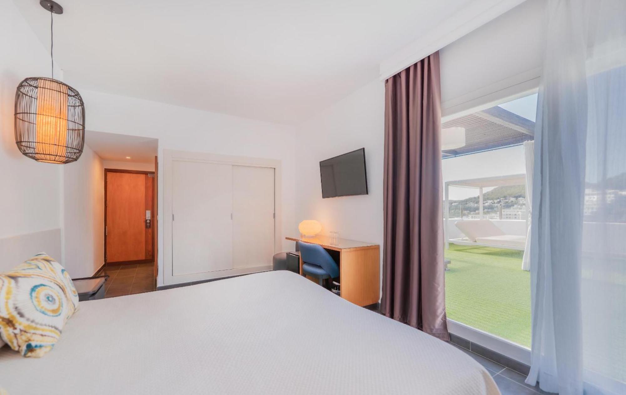 Superior Deluxe Double Room Panoramic Sea View
