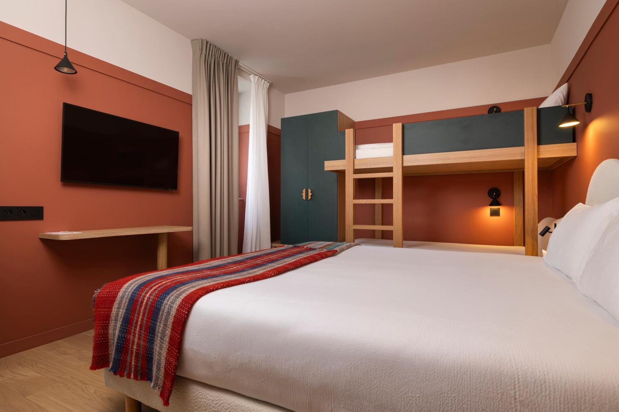 Classic Quadruple Room