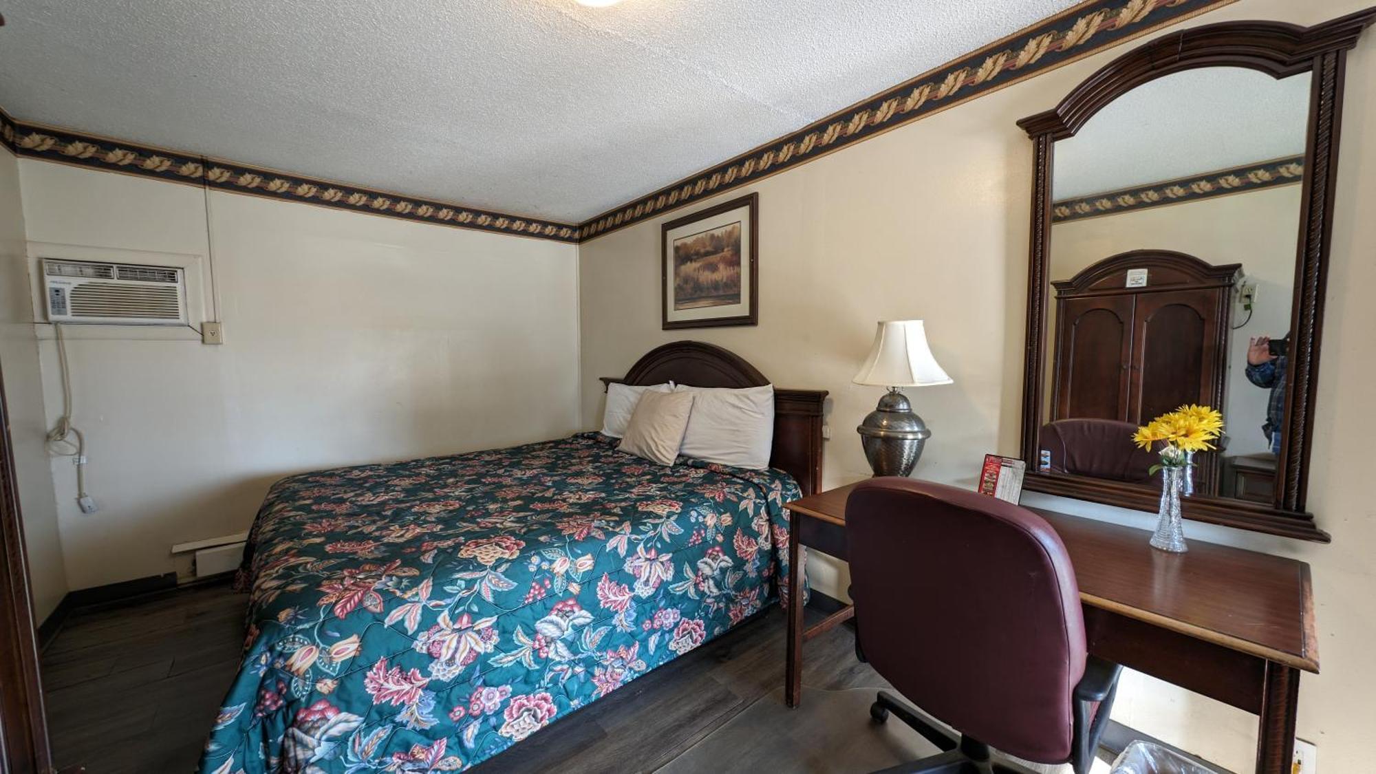 Queen Room